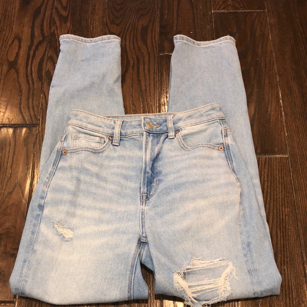 American Eagle MOM jeans distressed size 0 regular